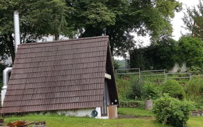 Knipser e.V. spendiert neuen Kamin für das Backhaus im Pfarrgarten